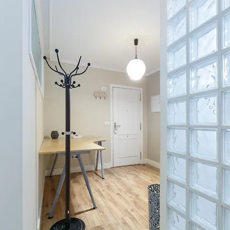 Con Parking Gratis En El Centro By *